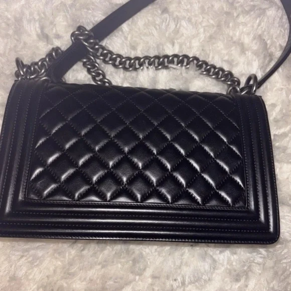 Chanel Medium boy Bag - Picture 9 of 16